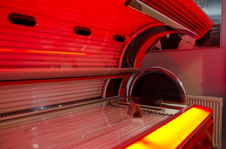 an example of a tanning bed and uv-a and uv-b rays
